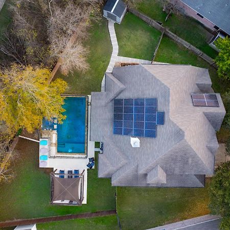 Stunning Family Home With Pool & Hot Tub - Sleeps 17 플루저빌 외부 사진