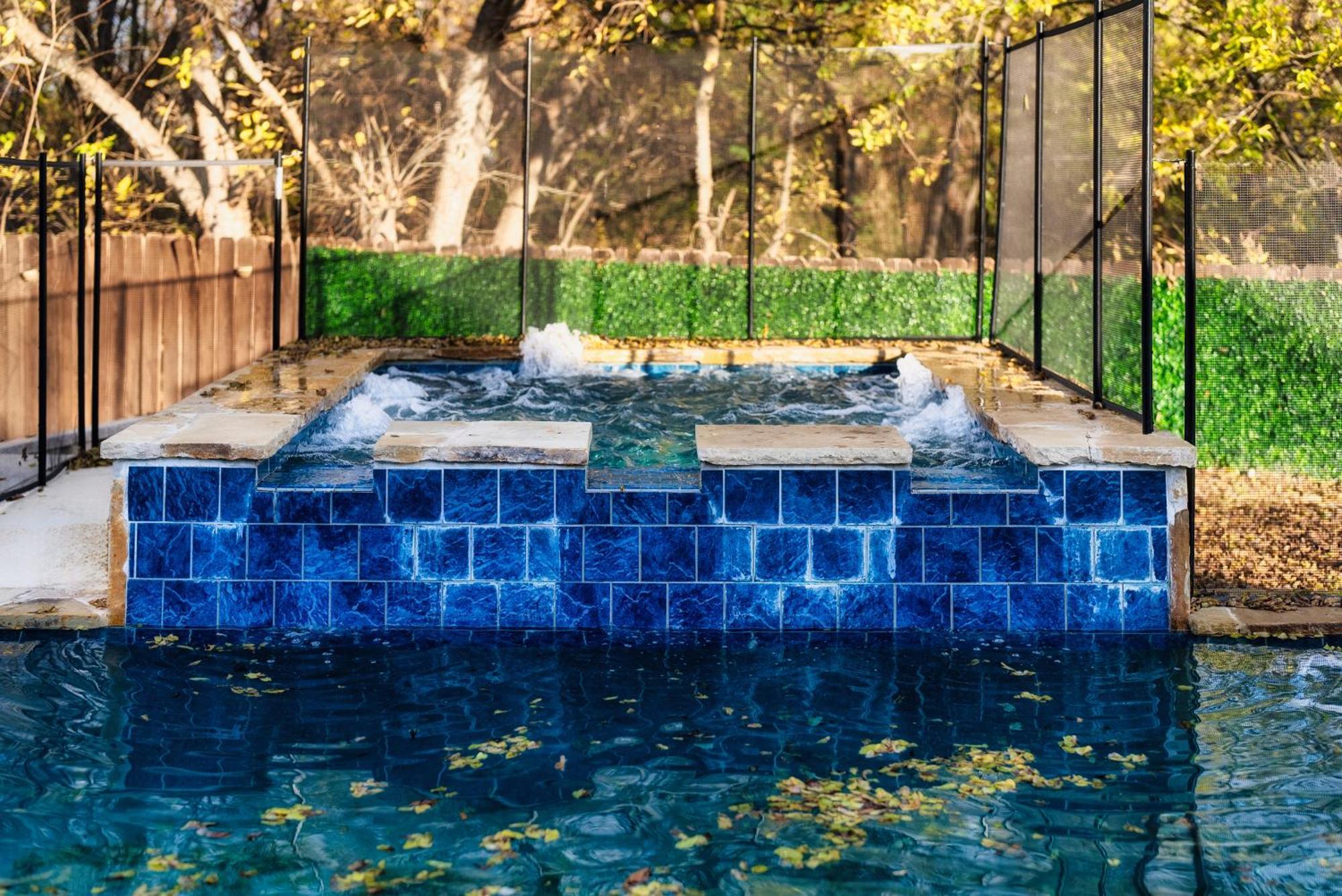 Stunning Family Home With Pool & Hot Tub - Sleeps 17 플루저빌 외부 사진